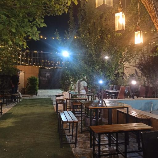 عکس شعبه مرکزی شیرینی بستنی غدیر و قادر