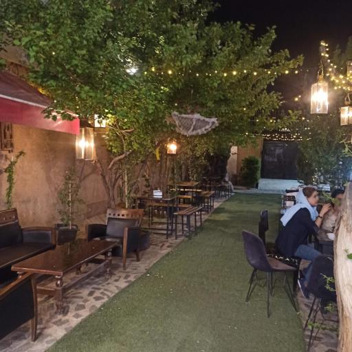 عکس شعبه مرکزی شیرینی بستنی غدیر و قادر