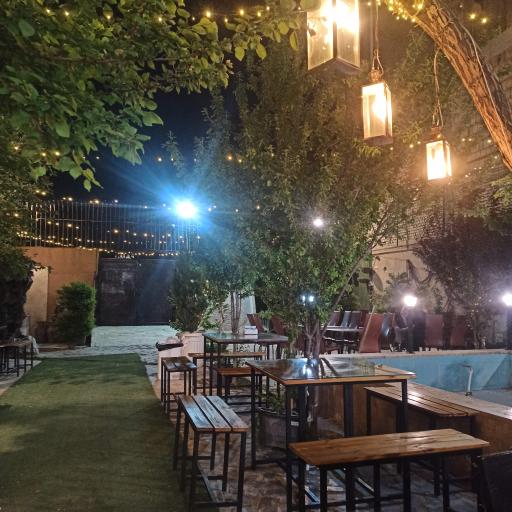 عکس شعبه مرکزی شیرینی بستنی غدیر و قادر