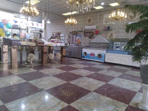 عکس شعبه مرکزی شیرینی بستنی غدیر و قادر
