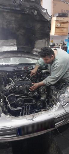 عکس تعمیرگاه کیا