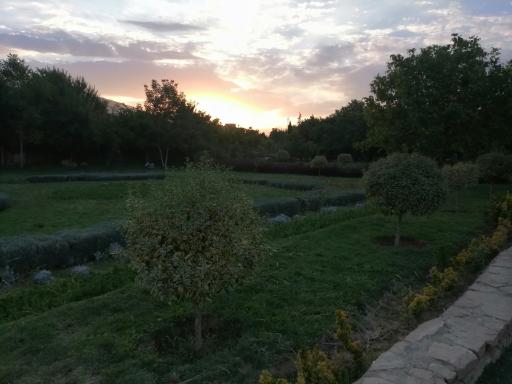 عکس برکه باغ گلها