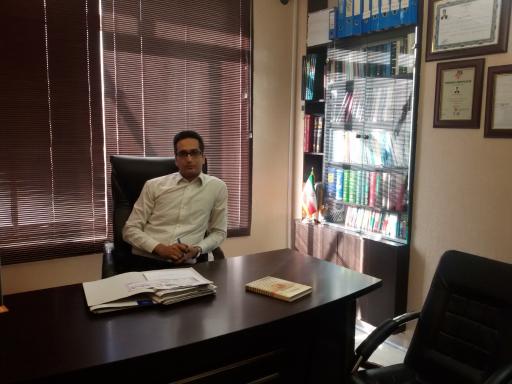 عکس دفتر وکالت جمال کریمی