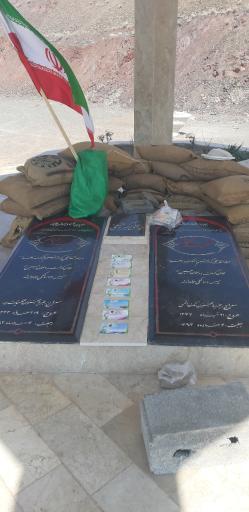 عکس مقبره شهدای گمنام دررود