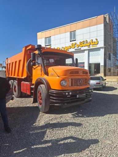 عکس نمایشگاه کامیون جواد حیدرآبادی