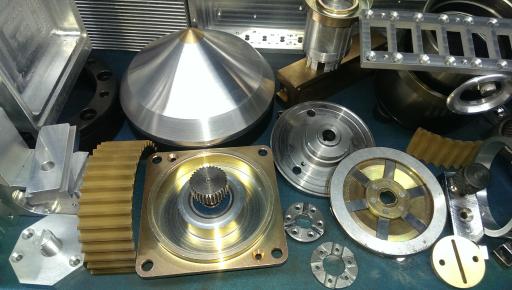 عکس کارگاه ماشینکاری cnc میکرون (فرجی)