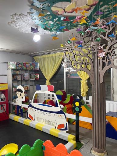 خانه کودک دوزبانه پیله تا پرواز