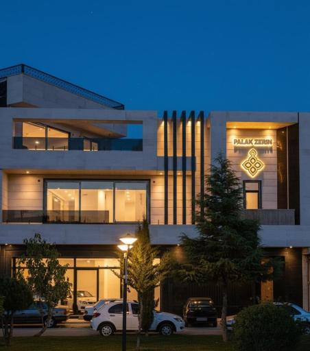 عکس دفتر کار په‌ له‌ ک زیرین