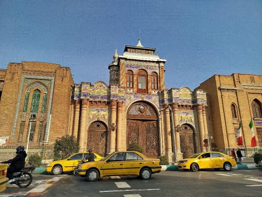 عکس سردر باغ ملی