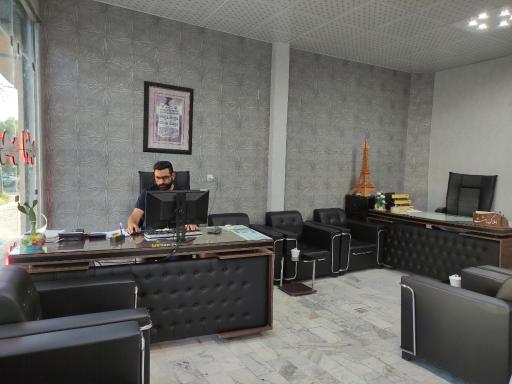 عکس مشاور املاک بهشت