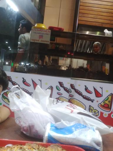 عکس فست‌فود زانوس