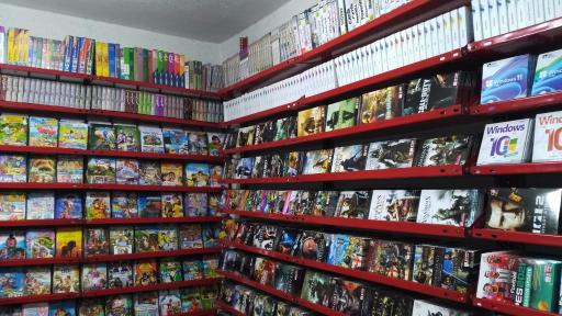 عکس کتاب‌فروشی مرکز صالح