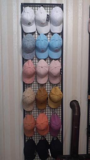 عکس فروشگاه کیف و کفش بشکاف