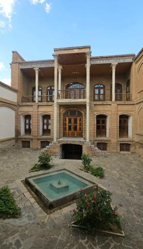 عکس عمارت آصف وزیری