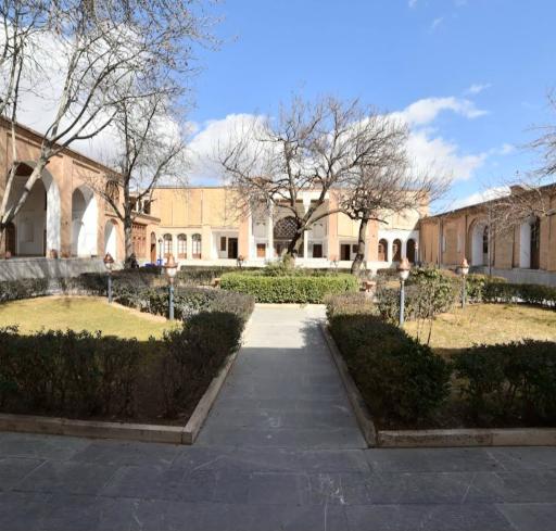 عکس عمارت آصف وزیری