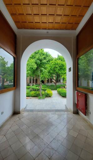 عکس عمارت آصف وزیری