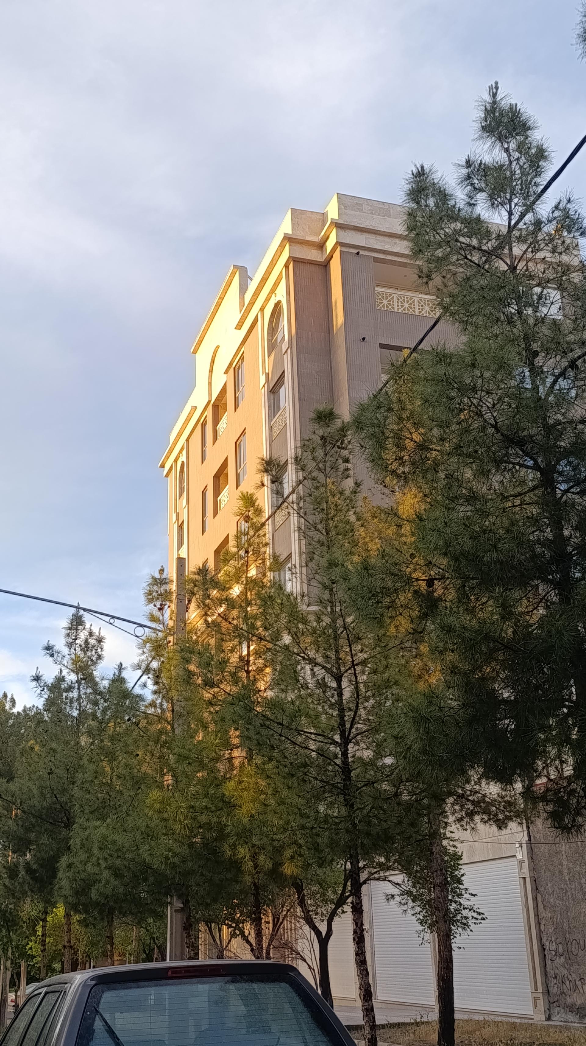 عکس ساختمان غیاث
