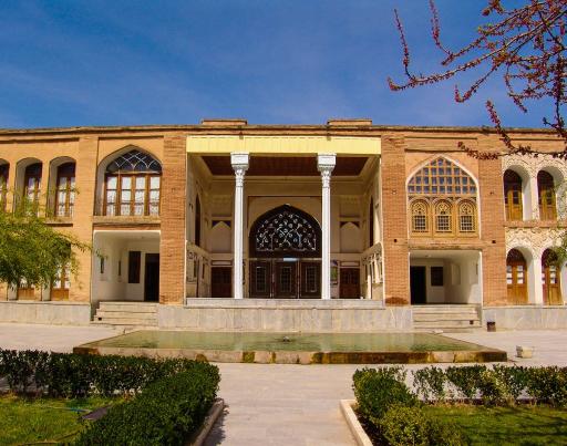 عکس عمارت آصف وزیری