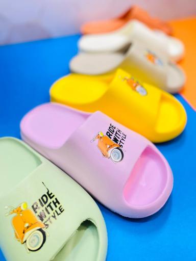 عکس نمایندگی صندل و دمپایی نیکتا