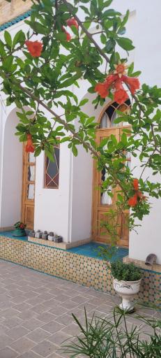 عمارت قاجاری ماه گرفته