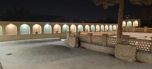 عمارت قاجاری ماه گرفته