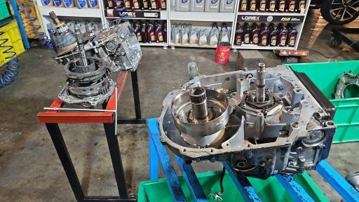 عکس تعمیرگاه تخصصی مدرن گیربکس