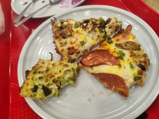 عکس پیتزا سلف سرویس پارس