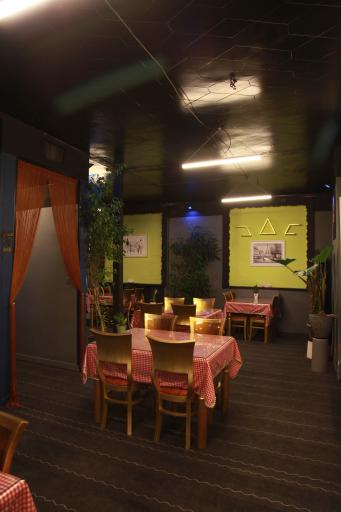 عکس کافه قمی ها