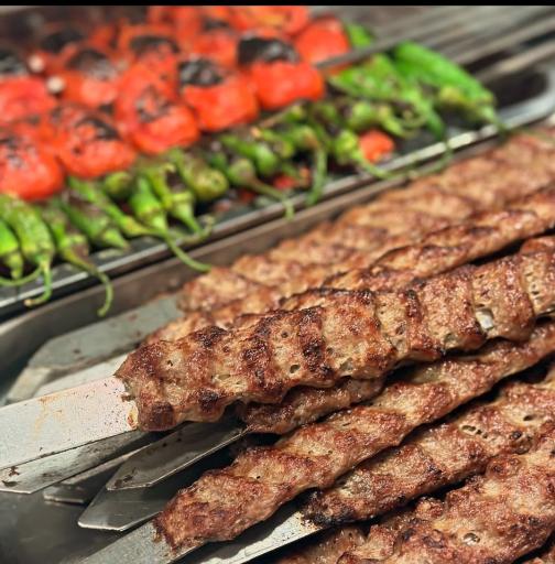 عکس سفره خانه  سنتی بابا طاهر