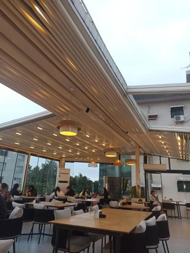 عکس کافه بام لوتوس