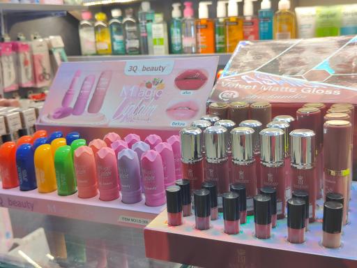 عکس لوازم آرایشی ماکیاژ