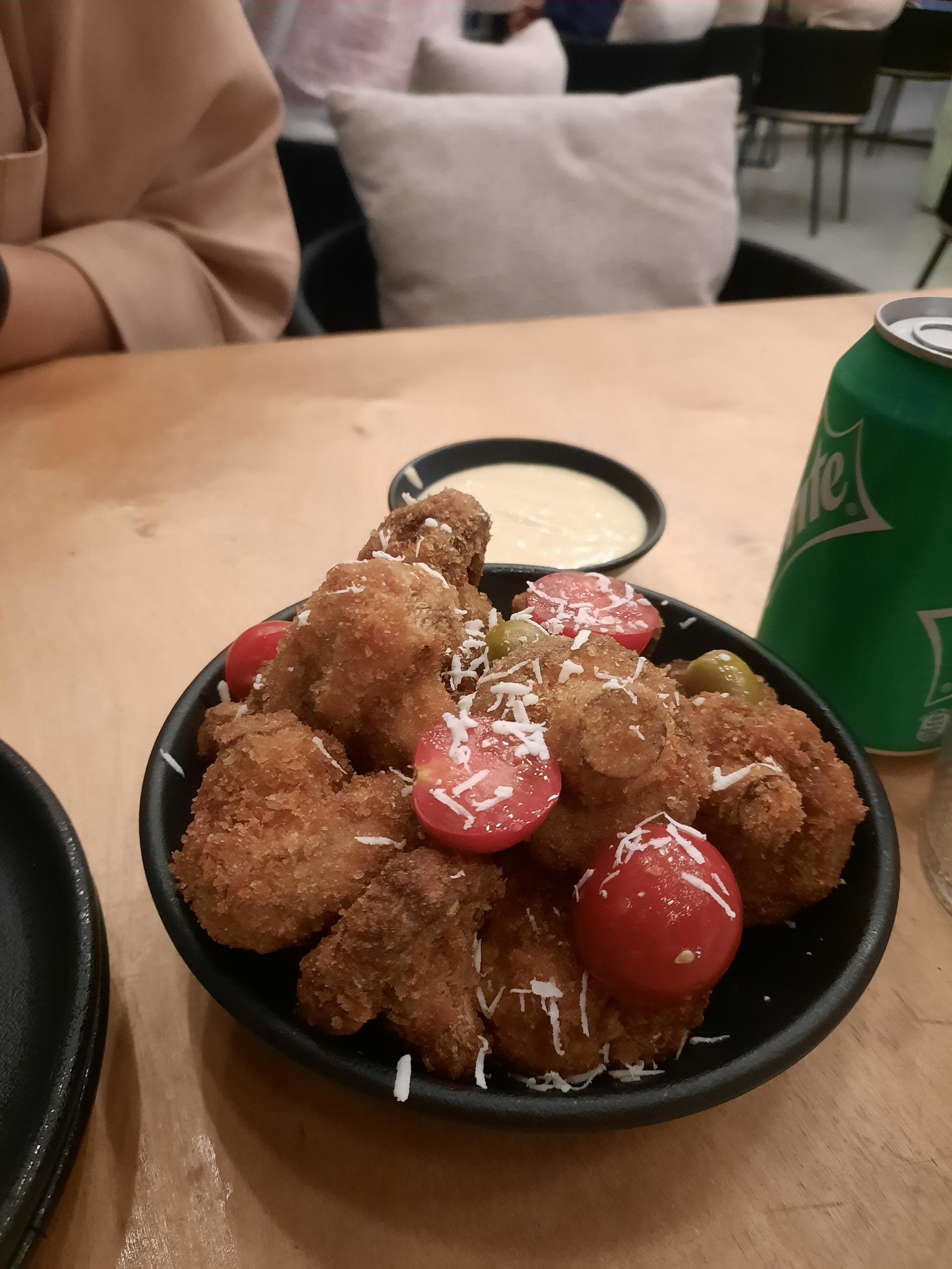 عکس کافه بام لوتوس