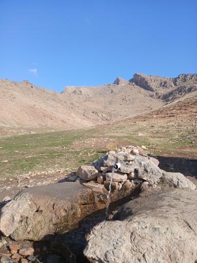 عکس چشمه ی محله ی کوی دانش