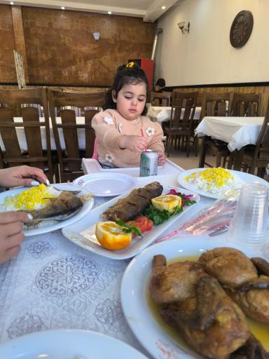 عکس اکبرجوجه شعبه اصلی مرزن آباد