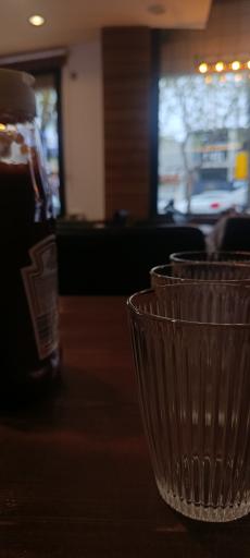 عکس رستوران تعطیلات