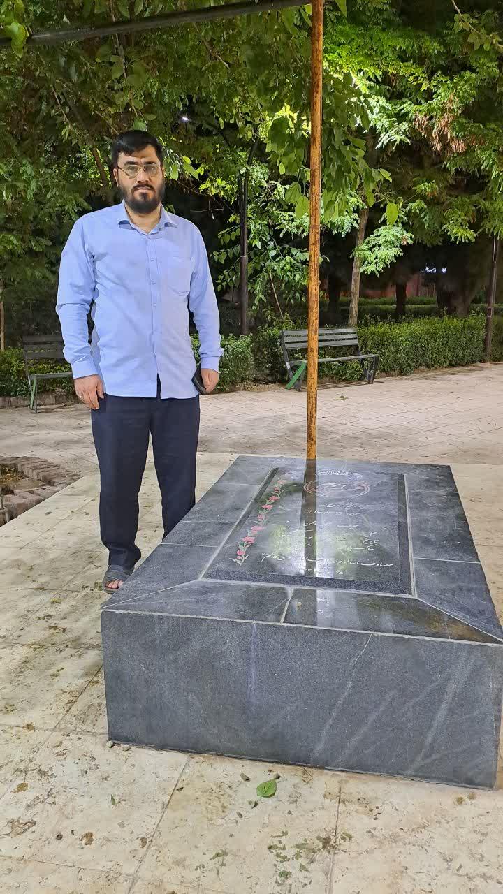 عکس مزار شهید گمنام میدان کوثر 