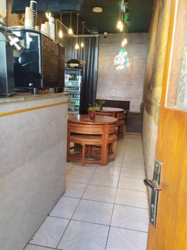 عکس کافه رهگذر