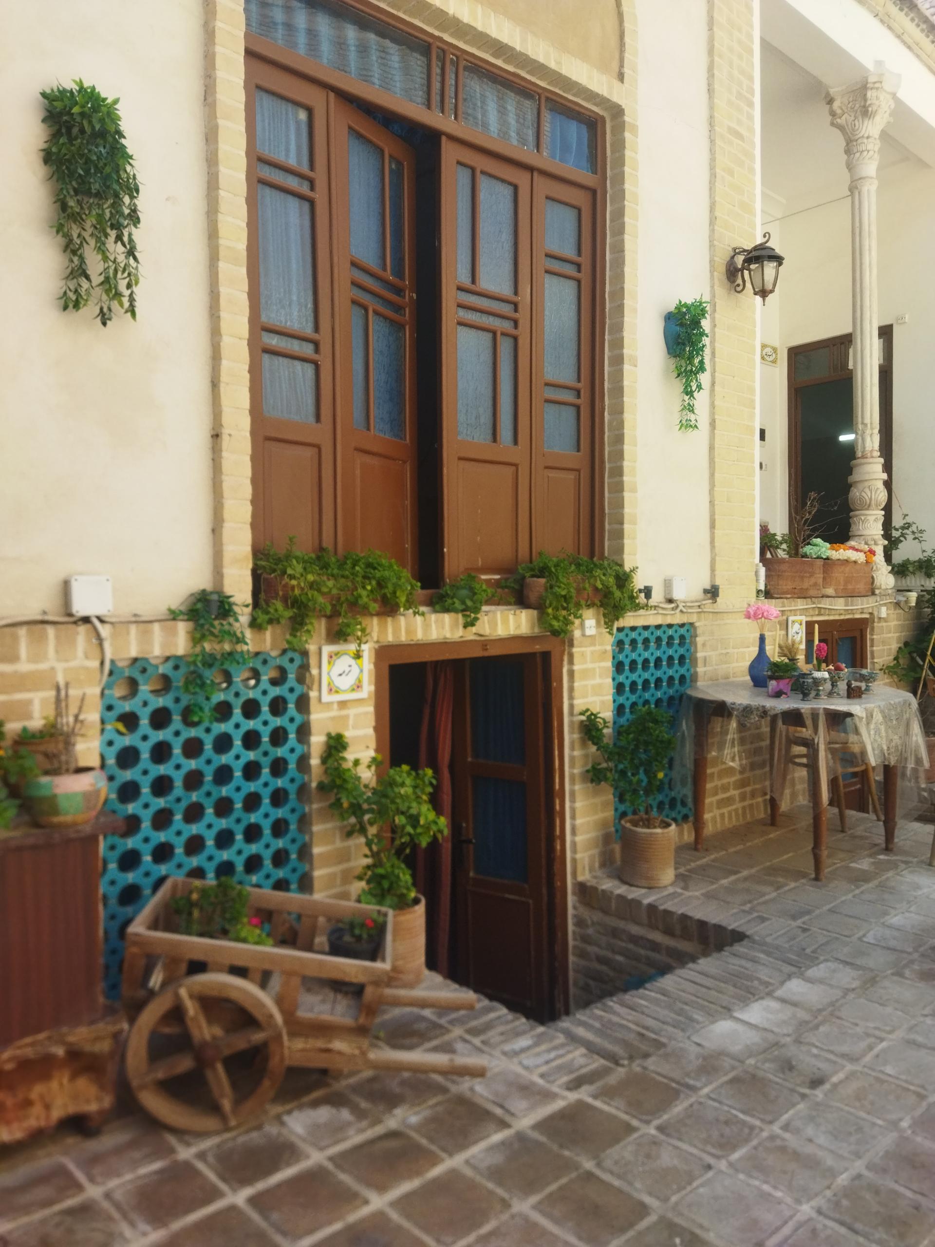 عکس عمارت سنتی گلابگیر