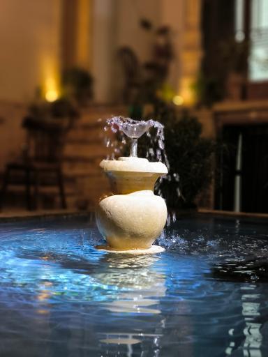 عکس عمارت سنتی گلابگیر