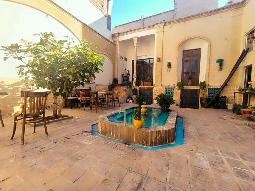 عکس عمارت سنتی گلابگیر