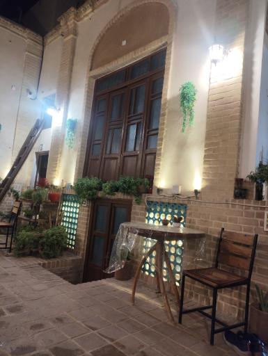 عکس عمارت سنتی گلابگیر