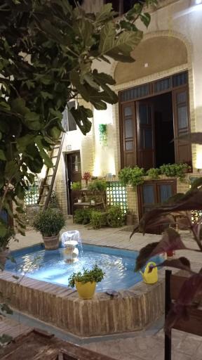 عکس عمارت سنتی گلابگیر