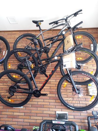 عکس دوچرخه، تردمیل و تجهیزات ورزشی حسن زاده