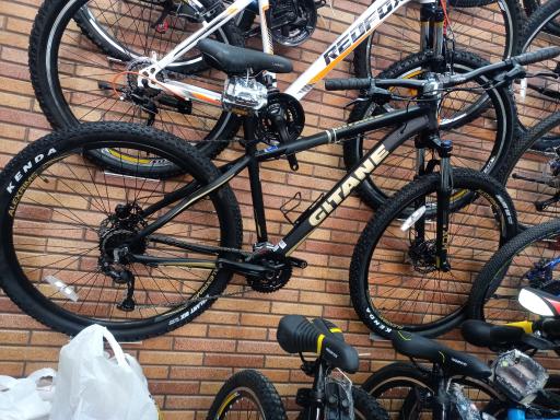 عکس دوچرخه، تردمیل و تجهیزات ورزشی حسن زاده