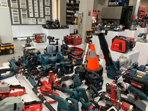 عکس نمایندگی رونیکس (نگین ابزار)