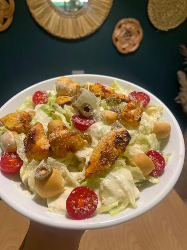 عکس کافه گیل ماه