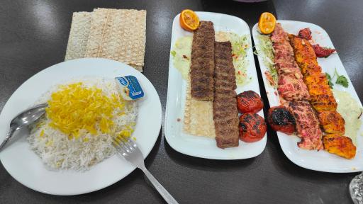 آشپزخانه و دنیای کباب حاج احسان