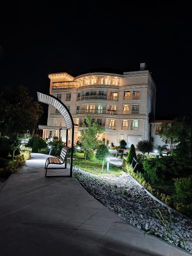 عکس مجتمع آموزشی فرهنگی ایران (هتل اشك سابق)