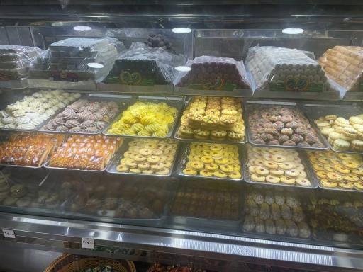 عکس شیرینی سرای وارنی