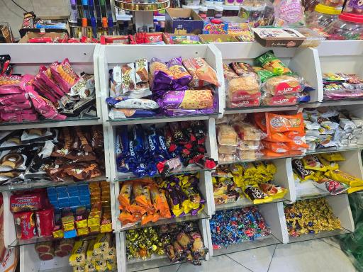 عکس سوپرمارکت دهکده